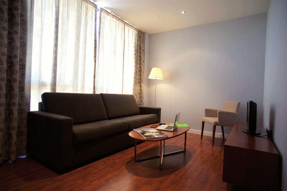 Exe Sevilla Palmera Ruang foto